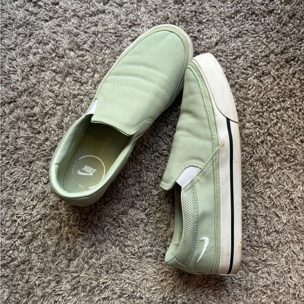 Nike slip on shoes
